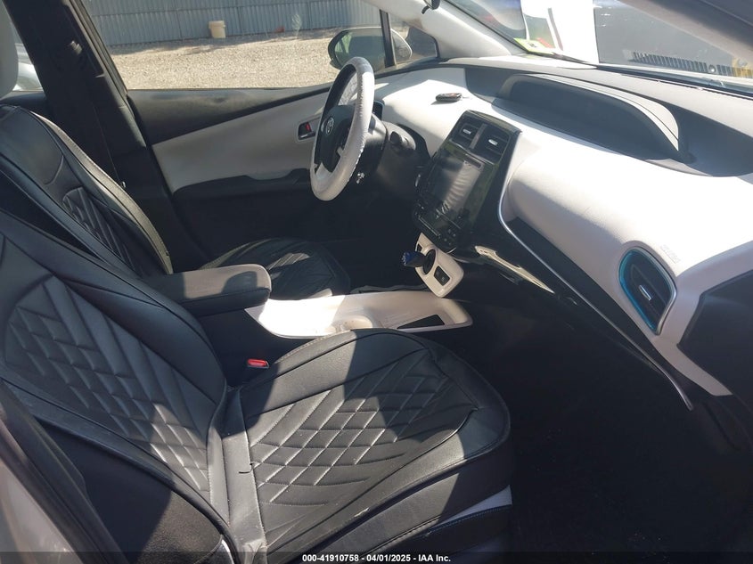 2018 TOYOTA PRIUS VIN: JTDKARFU5J3057086