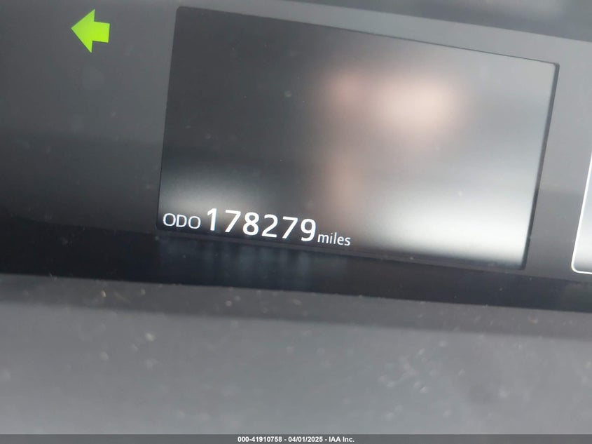 2018 TOYOTA PRIUS VIN: JTDKARFU5J3057086