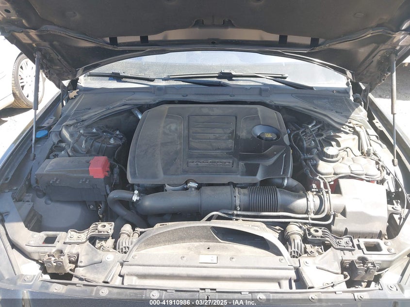 VIN SAJAD4FX5JCP22618 2018 JAGUAR XE 25T PREMIUM