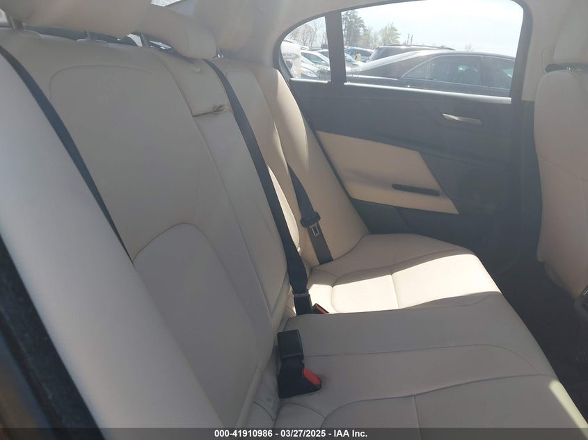 VIN SAJAD4FX5JCP22618 2018 JAGUAR XE 25T PREMIUM