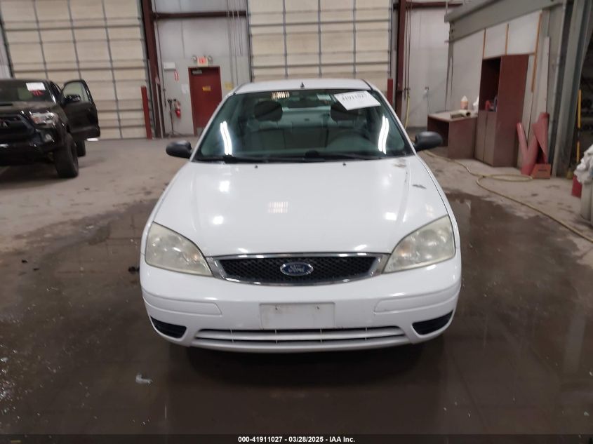 2005 Ford Focus Zx4 VIN: 1FAFP34N35W158677 Lot: 41911027