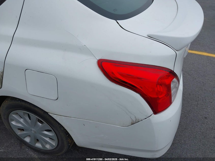2019 NISSAN VERSA VIN: 3N1CN7AP7KL800693