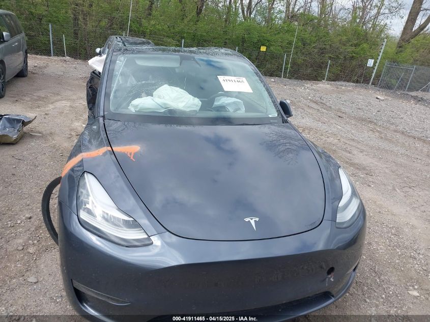 2022 Tesla Model Y Long Range Dual Motor All-Wheel Drive VIN: 7SAYGAEE9NF428833 Lot: 41911465