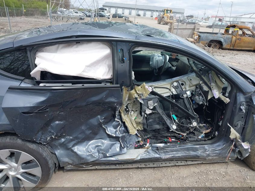 2022 Tesla Model Y Long Range Dual Motor All-Wheel Drive VIN: 7SAYGAEE9NF428833 Lot: 41911465