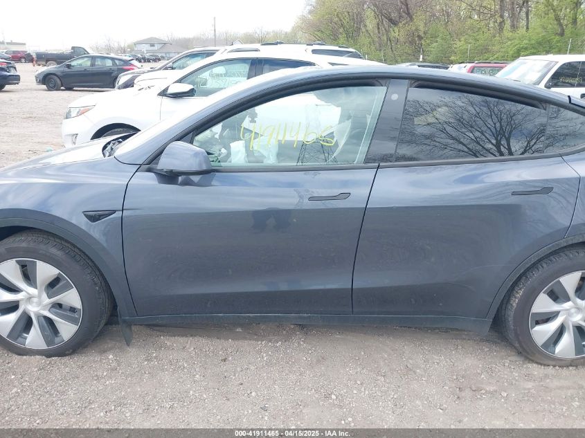 2022 Tesla Model Y Long Range Dual Motor All-Wheel Drive VIN: 7SAYGAEE9NF428833 Lot: 41911465