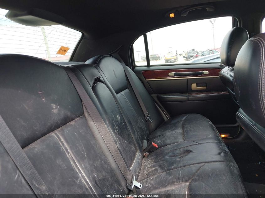 2004 Lincoln Town Car Ultimate VIN: 1LNHM83W84Y665964 Lot: 41911776