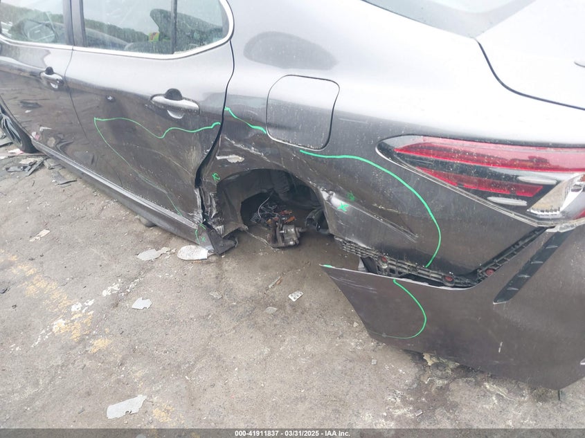 2021 TOYOTA CAMRY SE - 4T1G11AKXMU562225