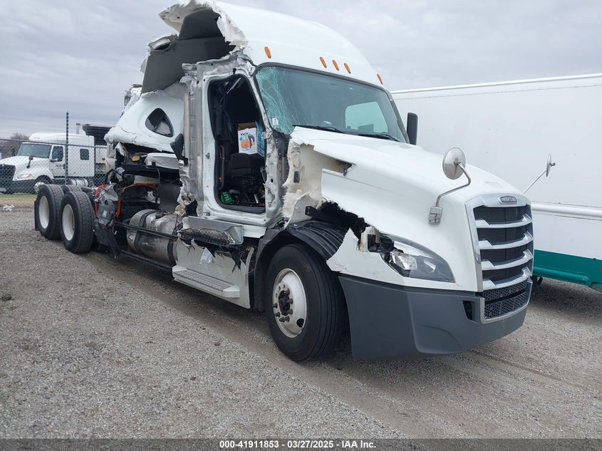 2022 FREIGHTLINER NEW CASCADIA 126  (VIN: 3AKJHHDR9NSNG6936)