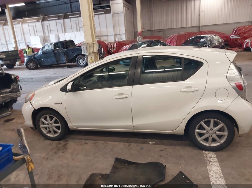 2012 TOYOTA PRIUS C VIN: JTDKDTB32C1507647