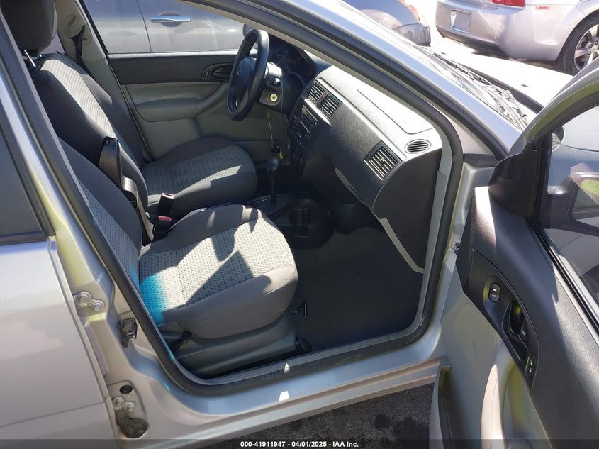 2007 FORD FOCUS VIN: 1FAHP34N07W306683