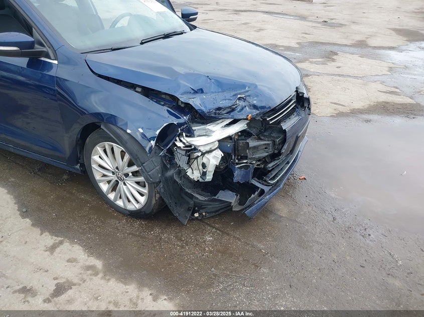 2012 Volkswagen Jetta 2.5L Sel VIN: 3VWLP7AJ4CM394657 Lot: 41912022