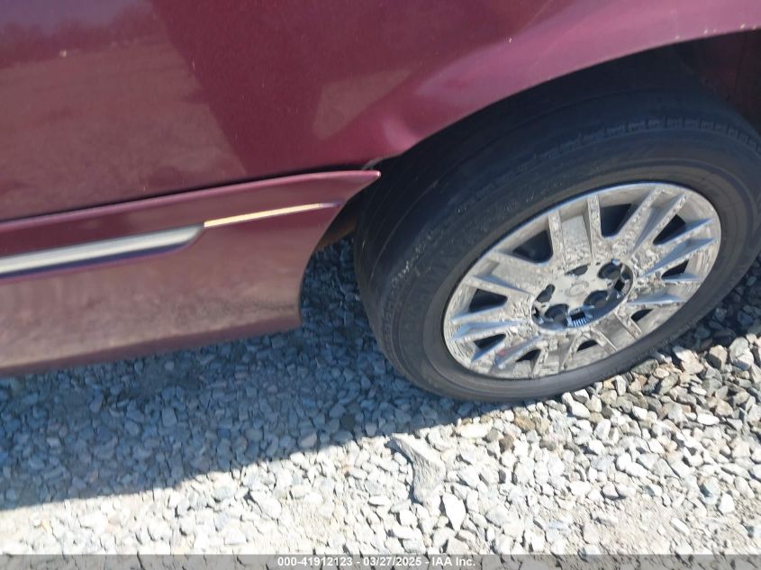 2007 Mercury Grand Marquis Gs VIN: 2MEFM74V97X617369 Lot: 41912123