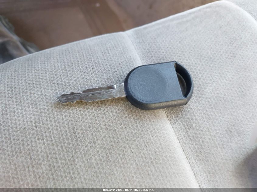 2007 Mercury Grand Marquis Gs VIN: 2MEFM74V97X617369 Lot: 41912123