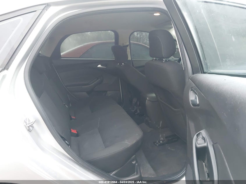 2018 FORD FOCUS VIN: 1FADP3F22JL268402