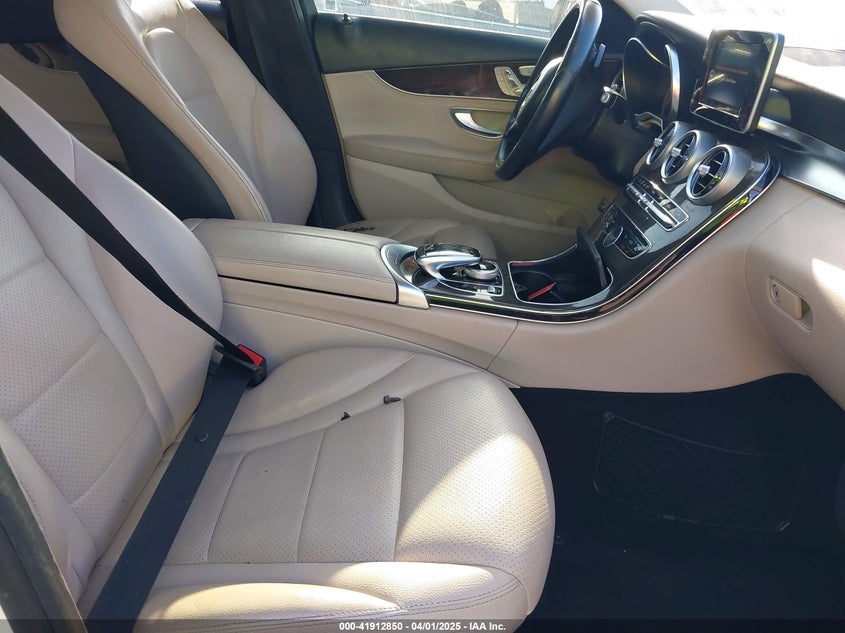 2015 MERCEDES-BENZ C 300 4MATIC/LUXURY 4MATIC/SPORT 4MATIC - 55SWF4KB4FU036068