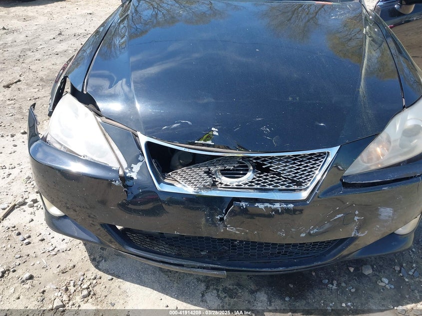2007 LEXUS IS 350 VIN: JTHBE262672007739