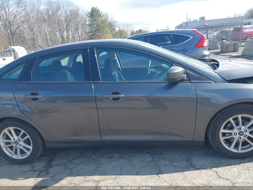 VIN 1FADP3F25JL306401 2018 FORD FOCUS SE