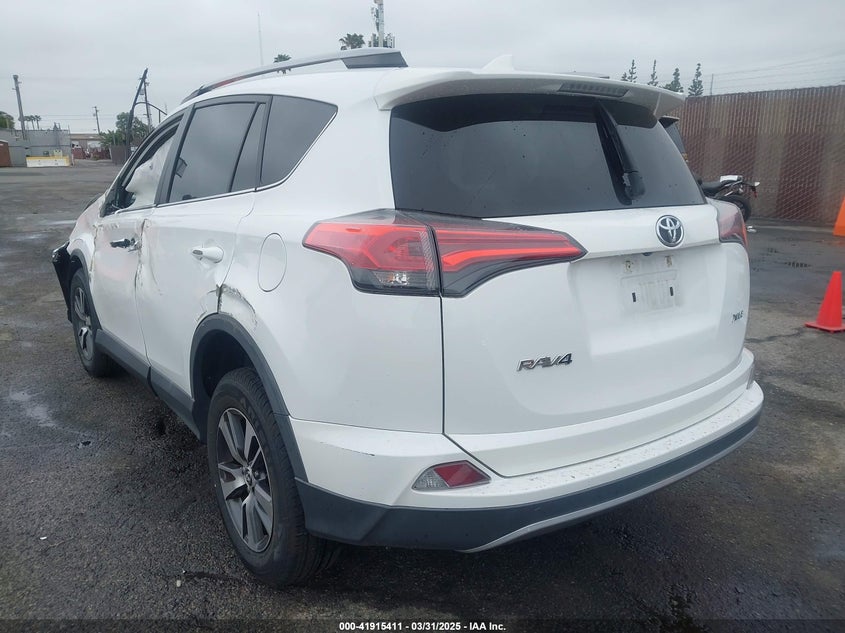 2018 TOYOTA RAV4 XLE - 2T3WFREV0JW452030