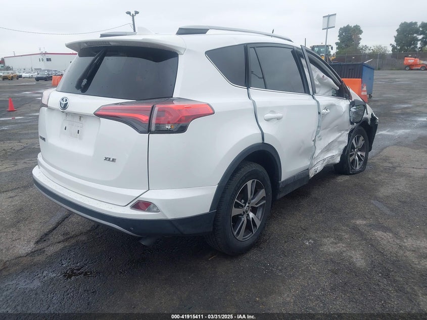 2018 TOYOTA RAV4 XLE - 2T3WFREV0JW452030