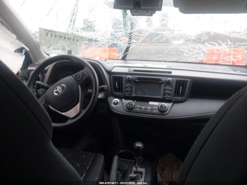 2018 TOYOTA RAV4 XLE - 2T3WFREV0JW452030