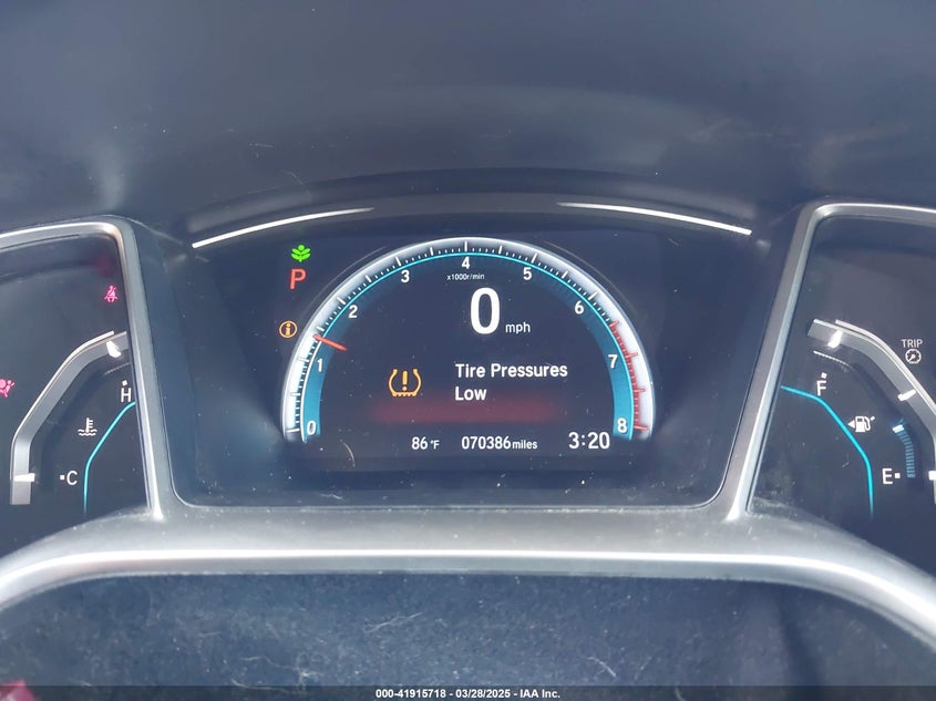 2018 HONDA CIVIC VIN: 2HGFC3B38JH357368