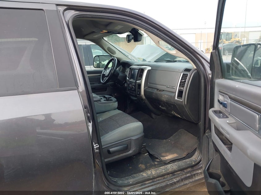 2019 RAM 1500 CLASSIC VIN: 1C6RR7LT5KS533875