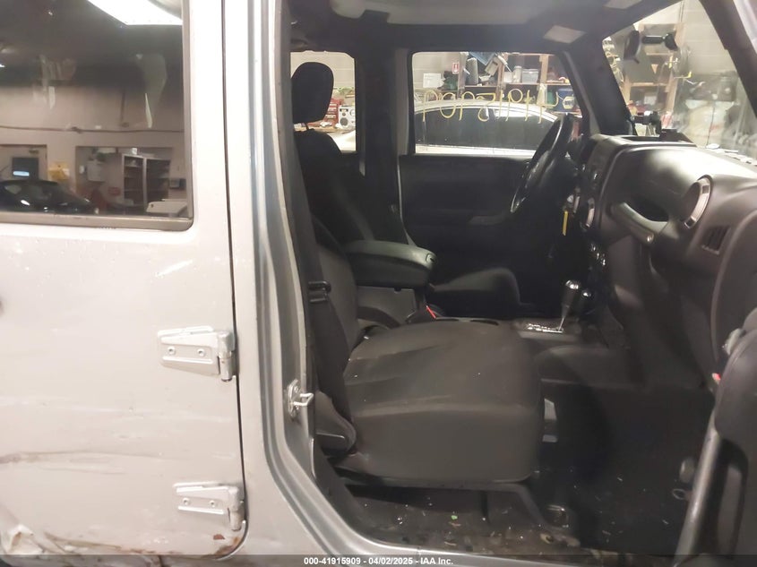 2014 JEEP WRANGLER UNLIMITED SPORT - 1C4BJWDG3EL305899