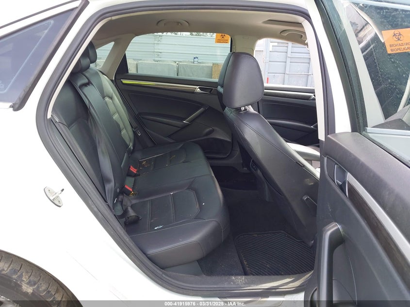 2018 VOLKSWAGEN PASSAT VIN: 1VWBA7A33JC031098