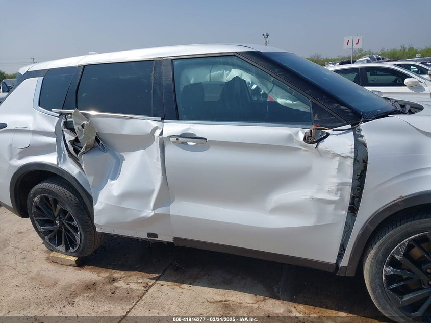 2024 MITSUBISHI OUTLANDER SE BLACK EDITION JA4J3VA8XRZ033085 from