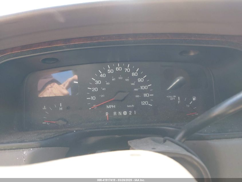 1999 Lincoln Town Car Executive VIN: 1LNHM81W9XY714225 Lot: 41917419