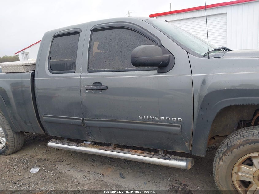 2011 CHEVROLET SILVERADO 1500 VIN: 1GCRKSE3XBZ142158