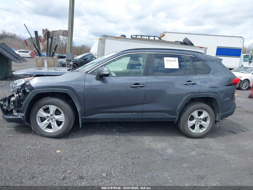 2019 TOYOTA RAV4 XLE - JTMP1RFVXKD025521