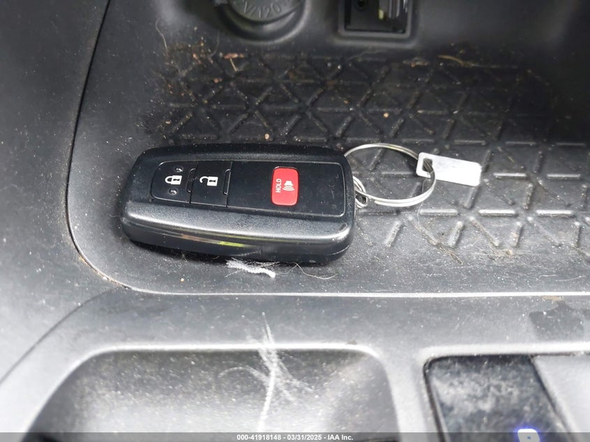 2019 TOYOTA RAV4 XLE - JTMP1RFVXKD025521