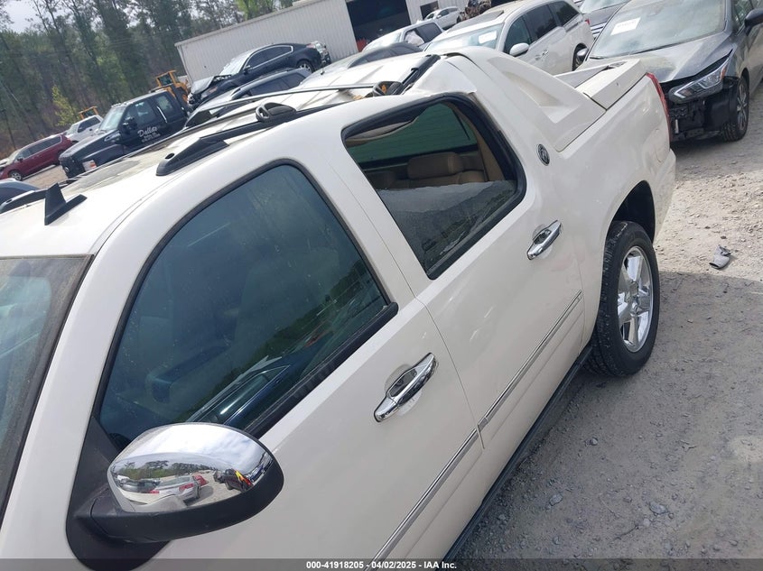 2013 CHEVROLET AVALANCHE LTZ - 3GNTKGE70DG310888
