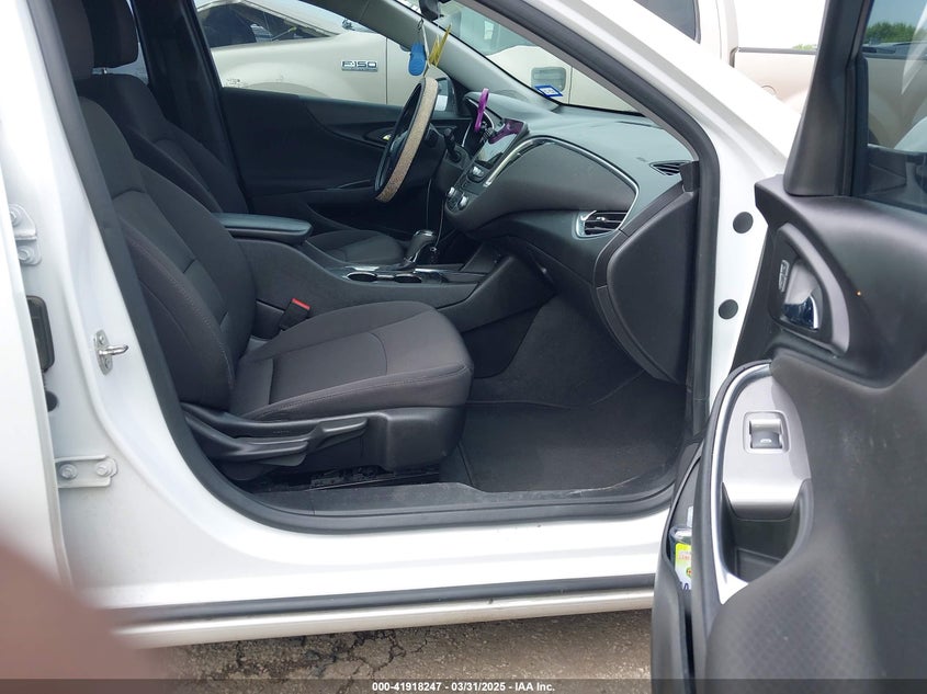 2019 CHEVROLET MALIBU LT - 1G1ZD5ST9KF127578