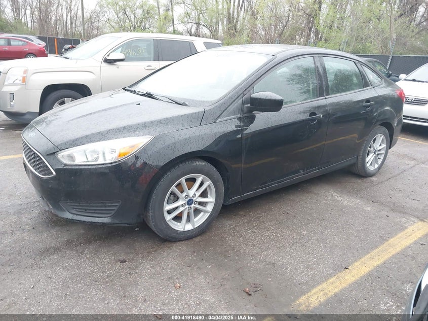 VIN 1FADP3F22JL204604 2018 FORD FOCUS SE
