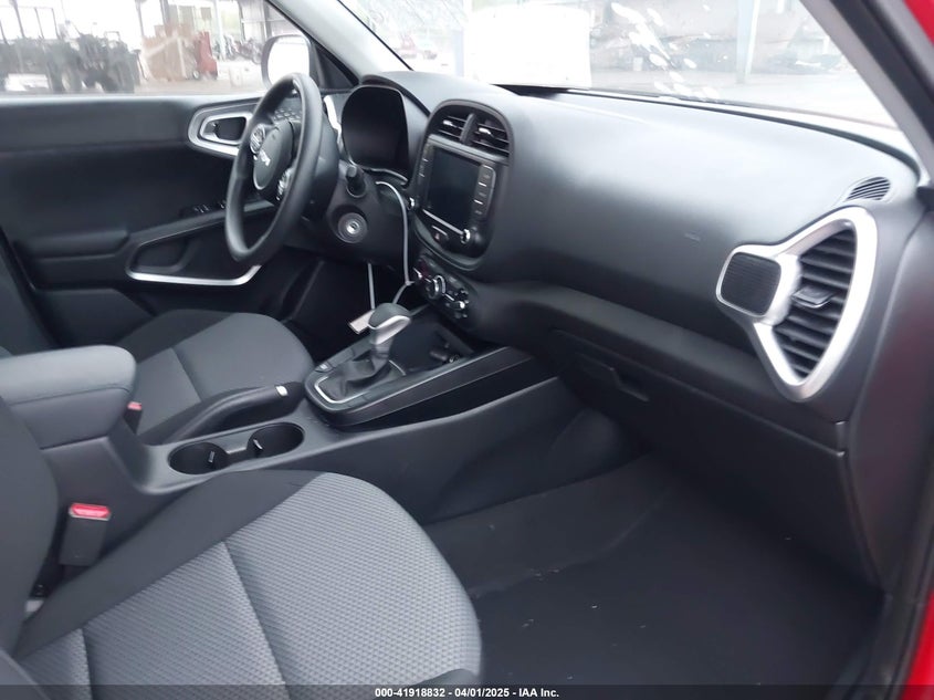 2023 KIA SOUL VIN: KNDJ23AU4P7207770