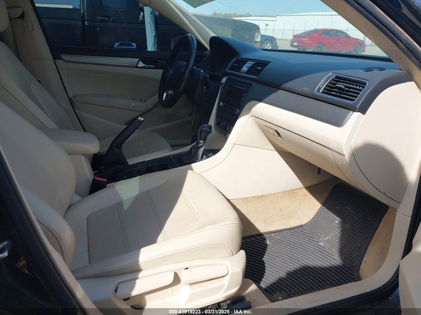 2015 VOLKSWAGEN PASSAT 1.8T LIMITED EDITION - 1VWAT7A36FC118099