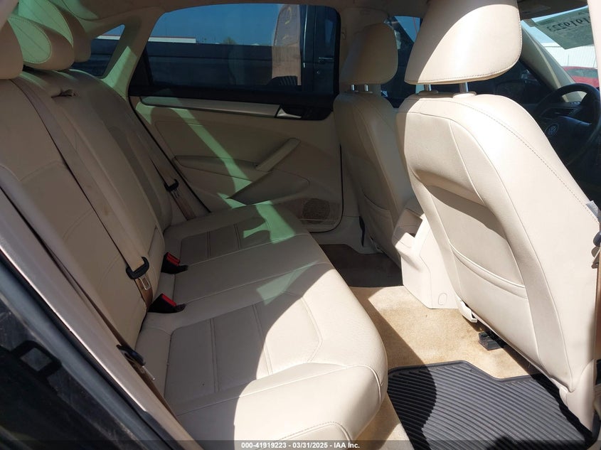 2015 VOLKSWAGEN PASSAT 1.8T LIMITED EDITION - 1VWAT7A36FC118099