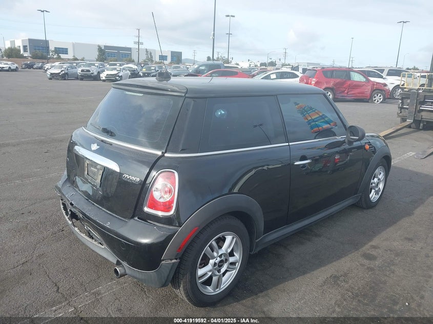 2013 MINI HARDTOP COOPER - WMWSU3C50DT682238