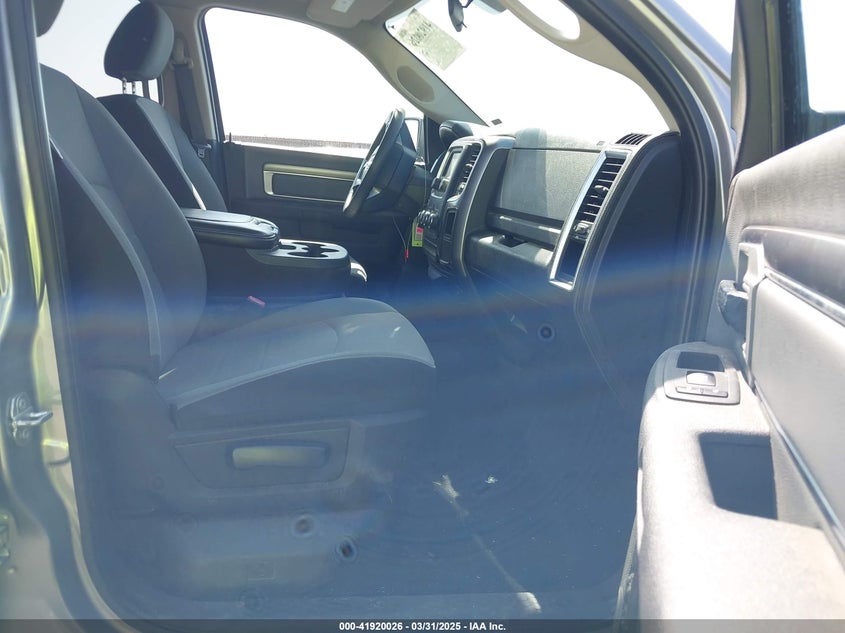 2021 RAM 1500 CLASSIC VIN: 1C6RR7LG1MS532275