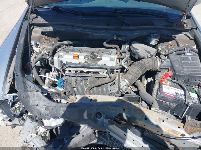 2011 HONDA ACCORD VIN: 1HGCP2F44BA020961