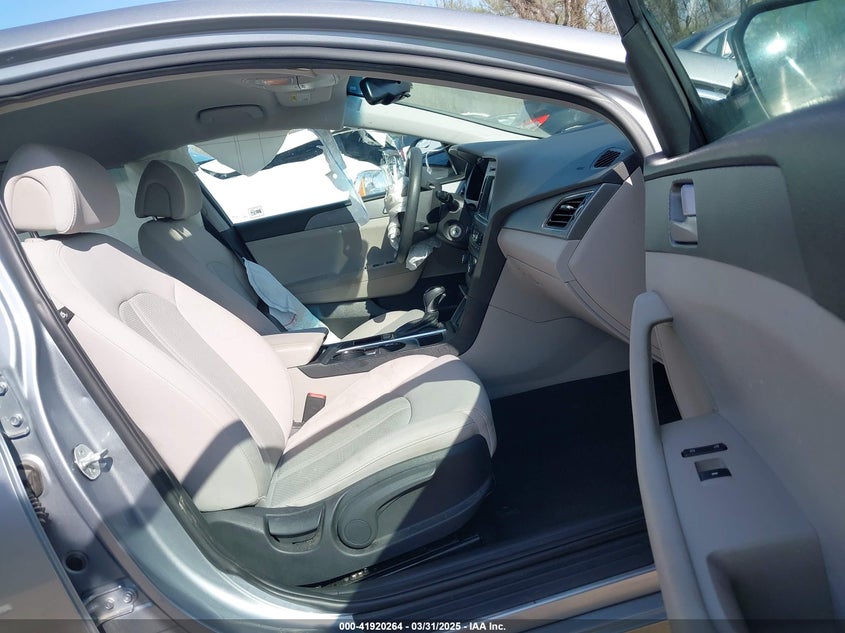 2017 HYUNDAI SONATA SE - 5NPE24AF9HH545428