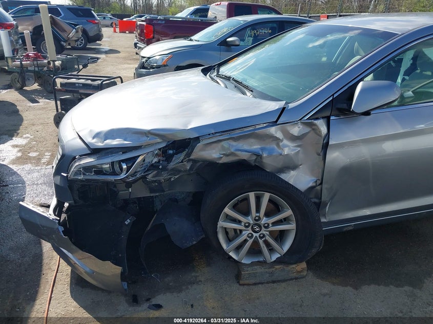 2017 HYUNDAI SONATA SE - 5NPE24AF9HH545428