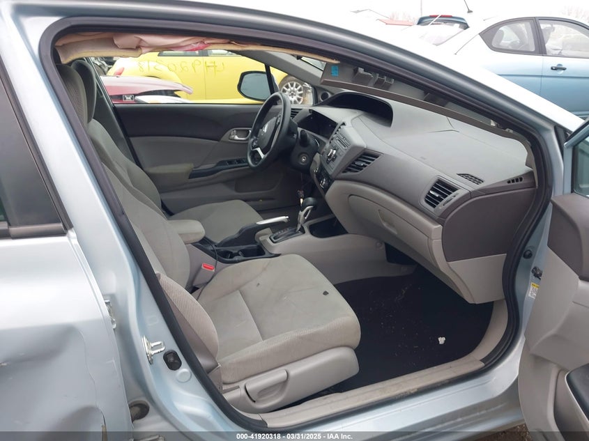2012 HONDA CIVIC VIN: 2HGFB2F82CH506220