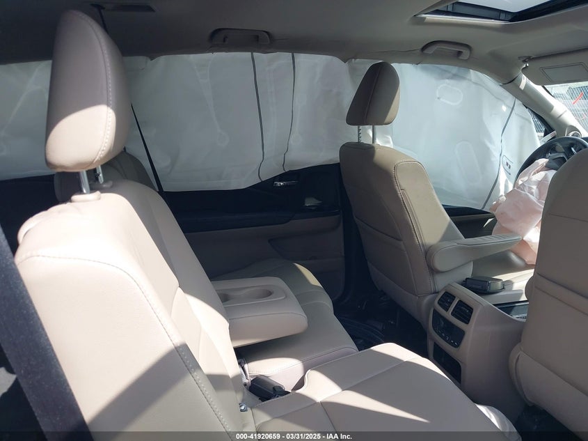 2018 HONDA PILOT VIN: 5FNYF5H58JB029702