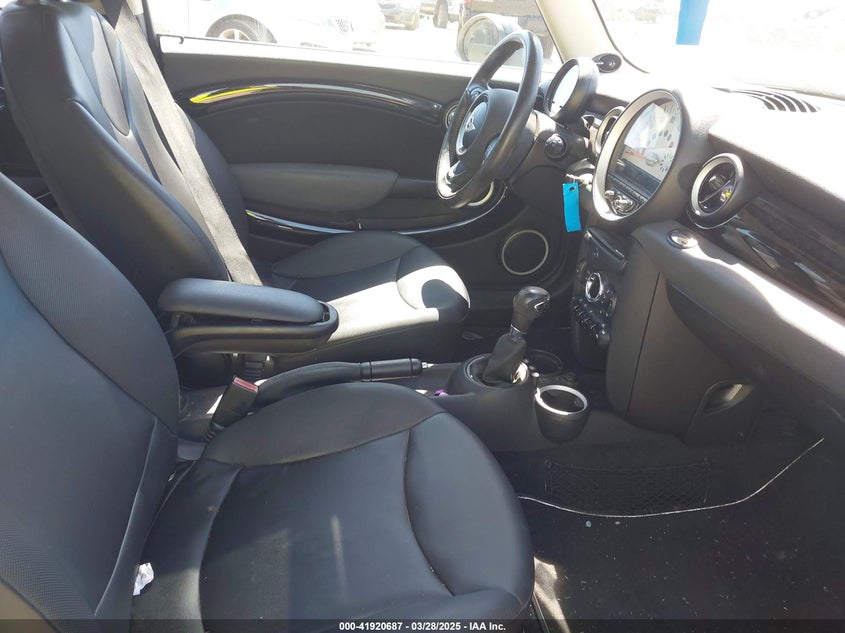 2012 MINI COOPER CLUBMAN VIN: WMWZF3C52CT189930