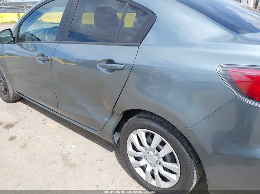 2013 MAZDA MAZDA3 I SV - JM1BL1TG2D1794773