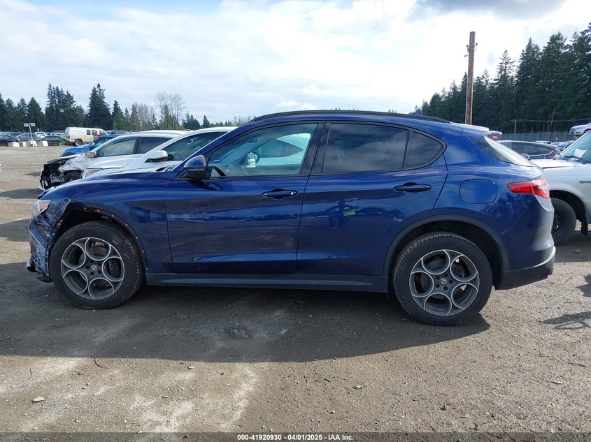 VIN ZASFAKPN2J7B77900 2018 ALFA ROMEO STELVIO SPORT AWD