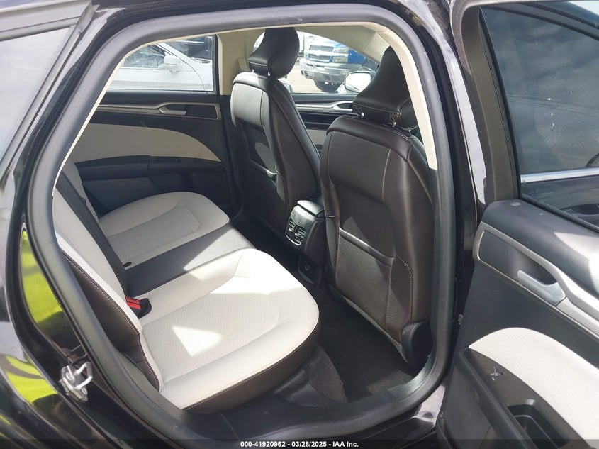 2019 Ford Fusion Se VIN: 3FA6P0HDXKR184031 Lot: 41920962